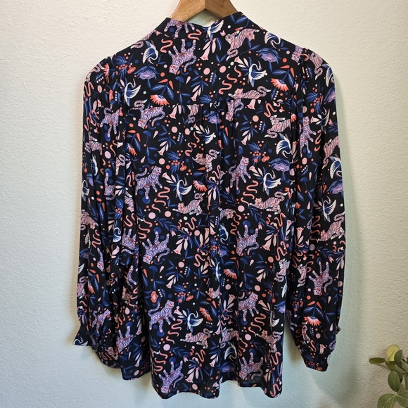 EUC Super Nice Letters Faye Buttondown Small - Picture 8 of 15